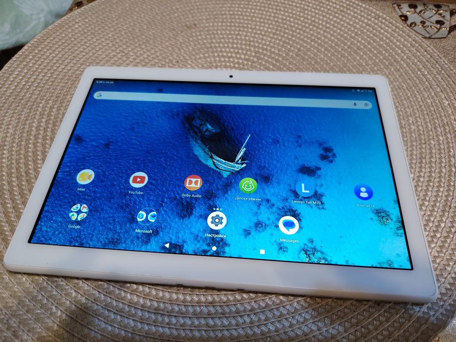 Като нов ! Таблет Lenovo 10 инча + зарядно за 220v + зарядно за 12v