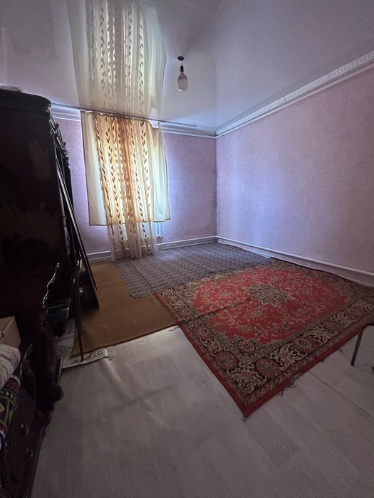 Үй сатылымда 7бөлмелі