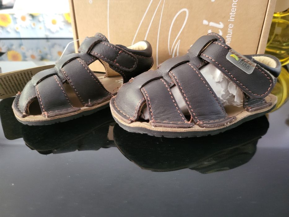 Sandalute Tikki noi Mărimea 19