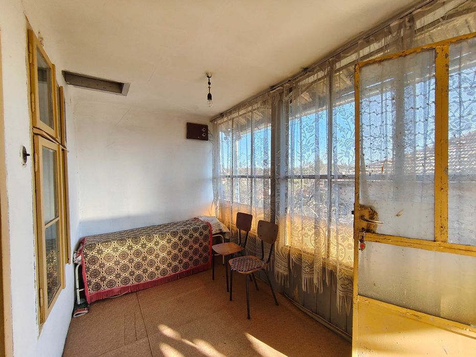 Двуетажна къща - Васил Левски