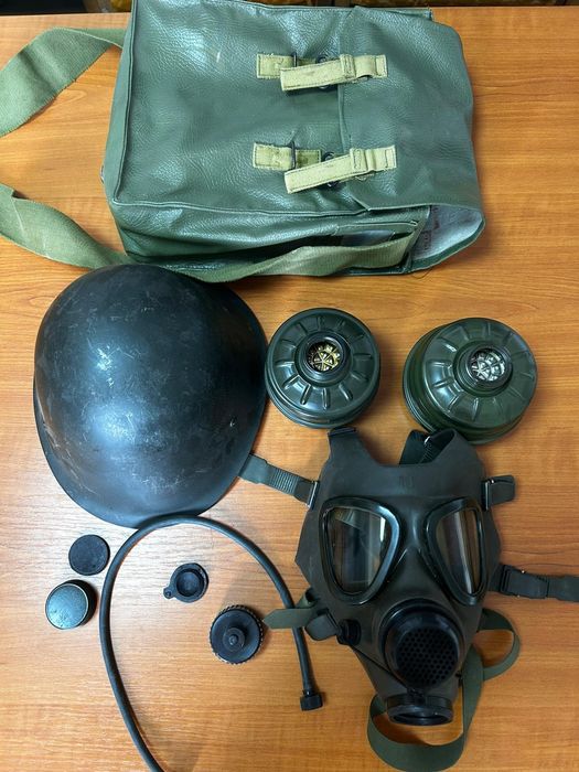 Masca de gaze si casca balistica