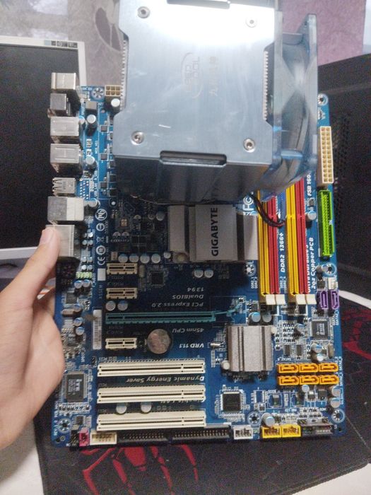 Комплект Intel Core 2 Quad Q9400 и материнская плата