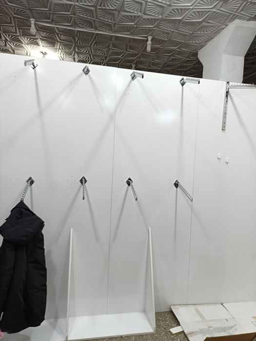 Мебель для продажи одежды