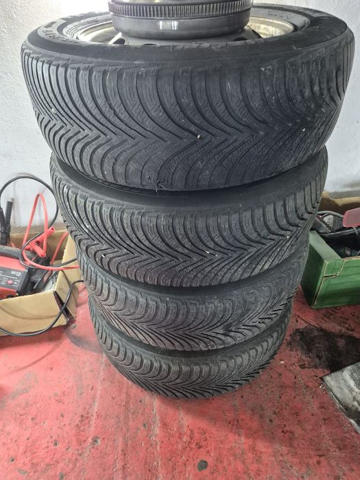 Set roti anvelope iarna Duster