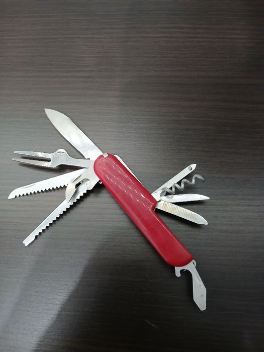 Briceag elvețian Swiss