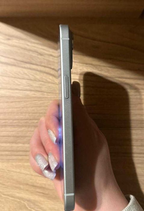 Iphone 15 , folosit in stare foarte buna