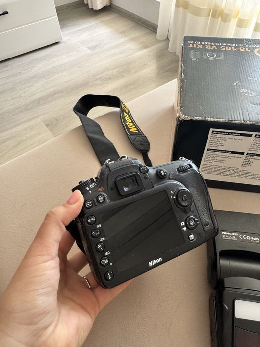 Nikon D7200 + 18-105 VR Kit + светкавица + Battery Grip + 64GB SD карта
