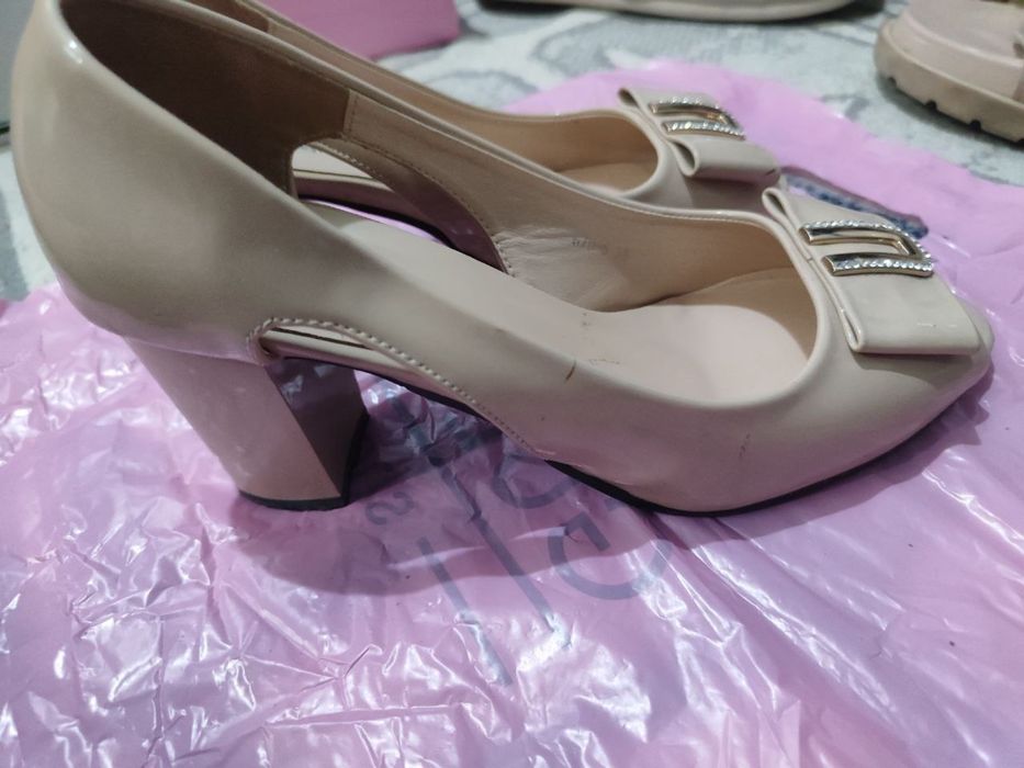 Tufli basanojka sotiladi