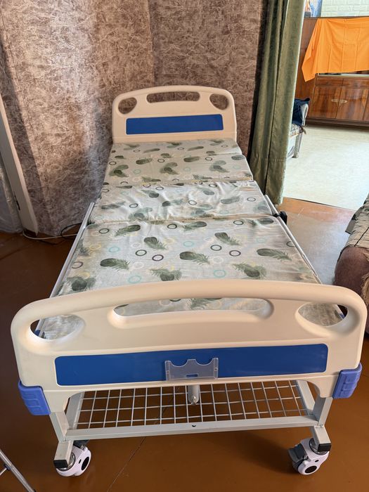 Медецинская кровать