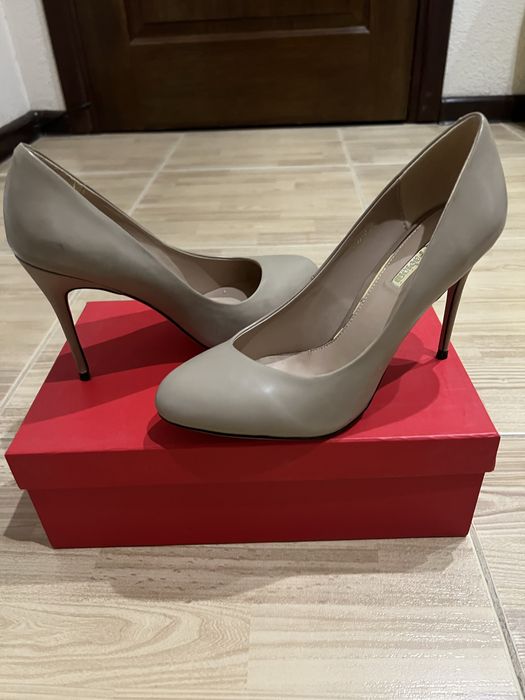 Туфельки на шпильке 38 размер