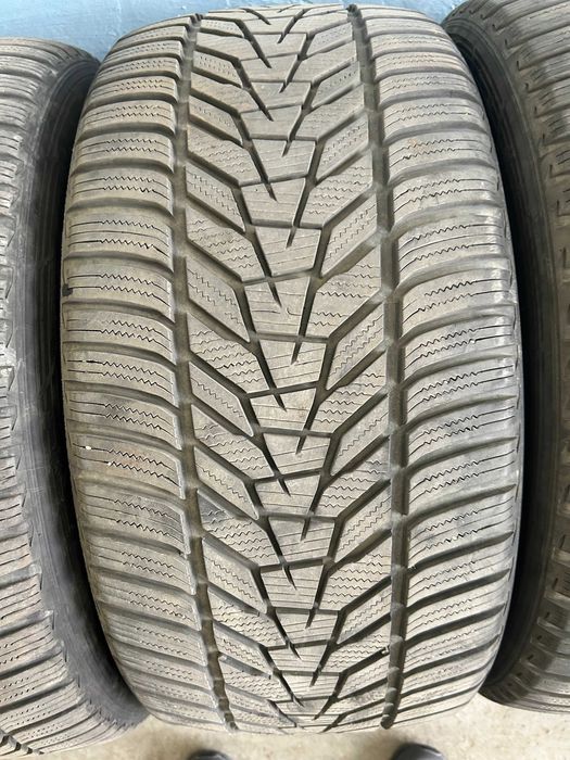 Set anvelope iarna Hankook 245 45 19-275 40 19 DOT 2024