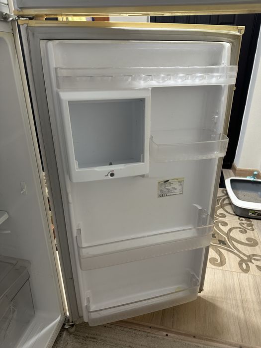 Холодильник Samsung двухкамерный