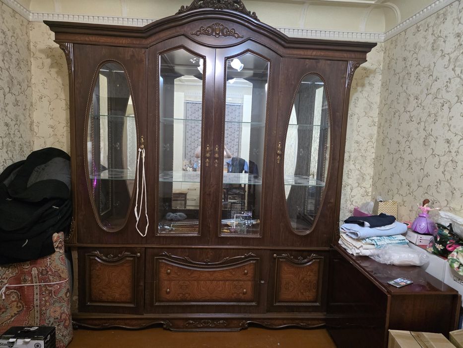 Стенка б/у в идеальном состоянии