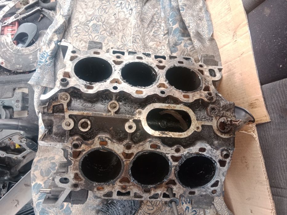 Блок двигателя форд Мондео 2.5 V образный