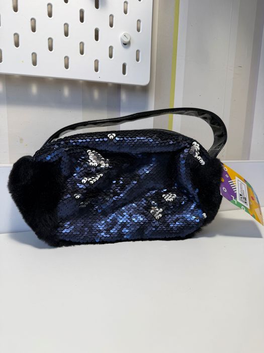 Продаю сумку блестящую