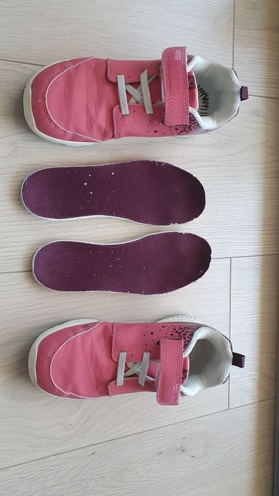 Adidasi Dechatlon fetite roz alb arici marime 30 Curier OLX