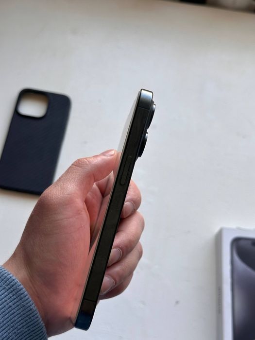 Iphone 15 pro идеальном состоянии.