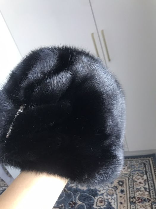 Норковая шапка и борцовки