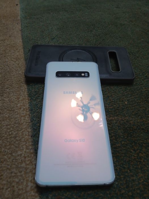 Samsung s10 в идеальном состаяни
