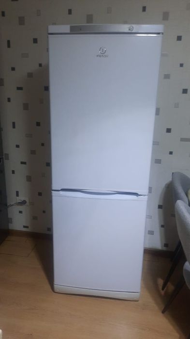 Холодильник индизит