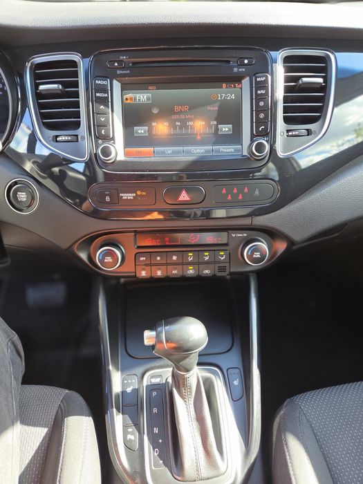 Продавам семейния  автомобил KIA CARENS  7 места