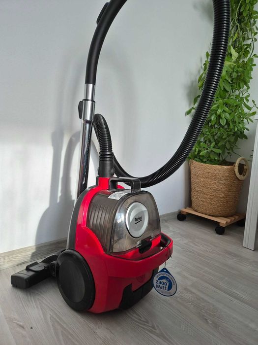 Aspirator fara sac BEKO VCO32801AR, 1.8l, 800W, 76dB, rosu-negru