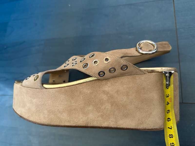 Sandale cu platformă din piele întoarsă Prada