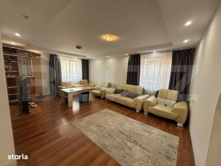 Casa de vanzare cu 5 camere, 200 mp, zona Micro 3