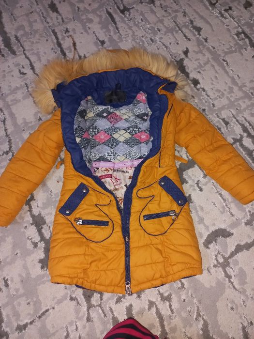 Қыздарға куртка сатылады