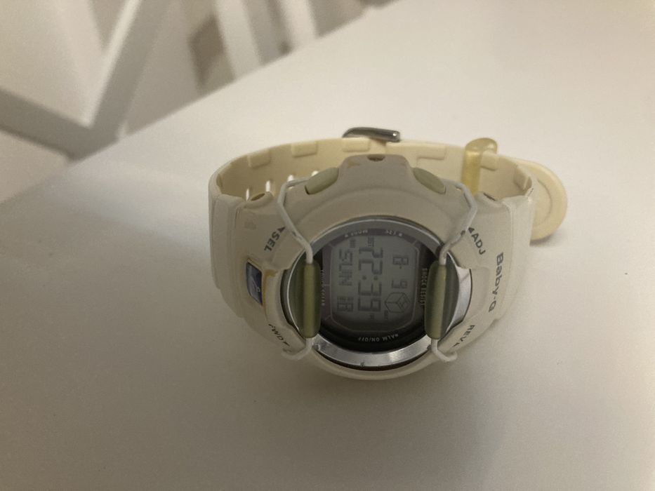 Baby-G  BGR-290 solar si baby -G BG-5600WH