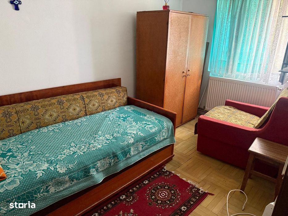 Vanzare apartament 4 camere, modificat, Targoviste, micro 9, et.1