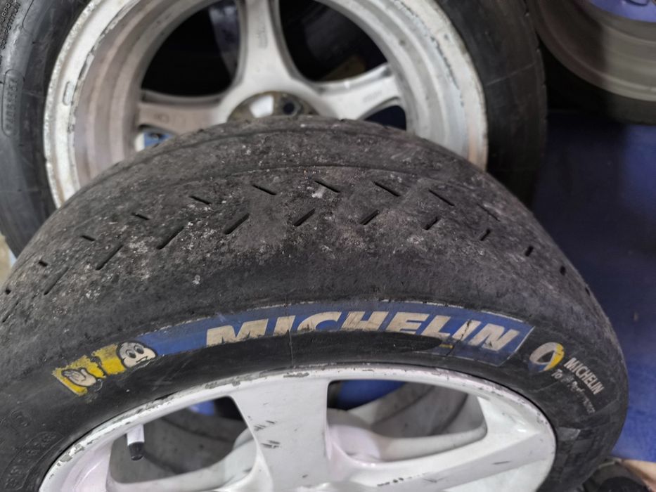 Сликове michelin 16 и 17 pireli