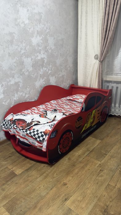 Продам кровать машинку