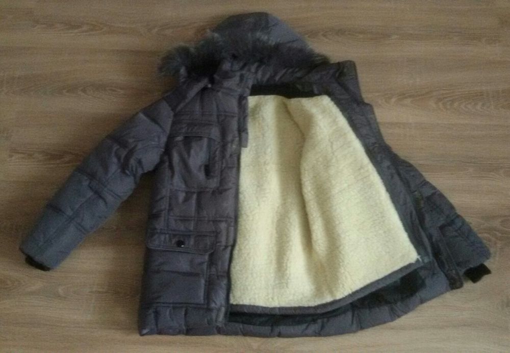 Продам зимнюю детскую куртку