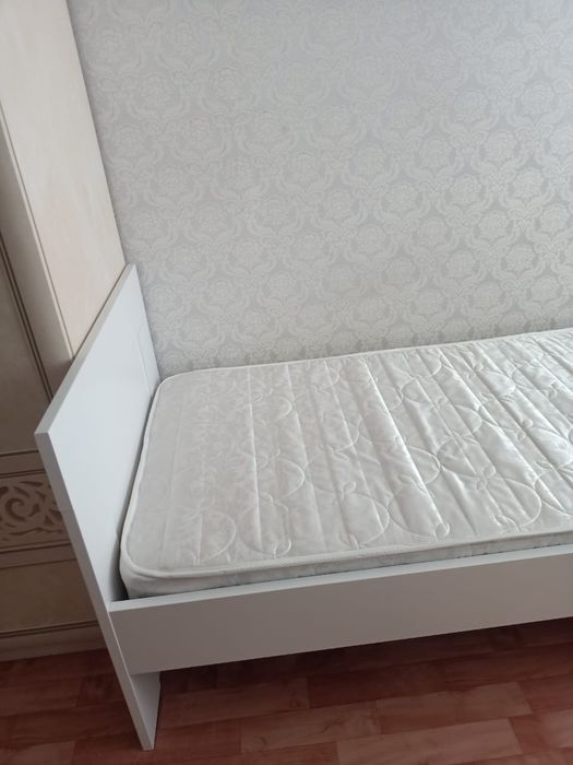 Продам спальную кровать