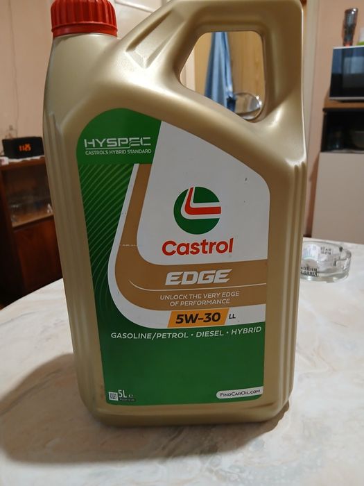 Двигателно масло __Кастрол