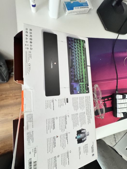 Tastatura apex pro tkl varianta UK