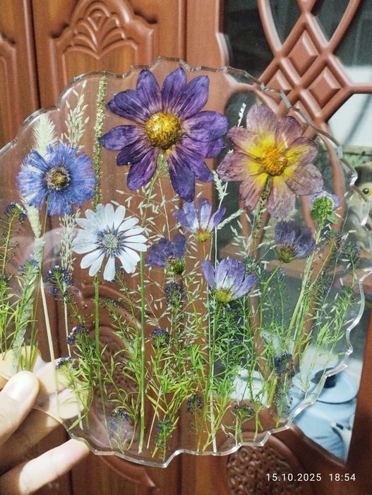 Панно картина из эпоксидной смолы с сухоцветами