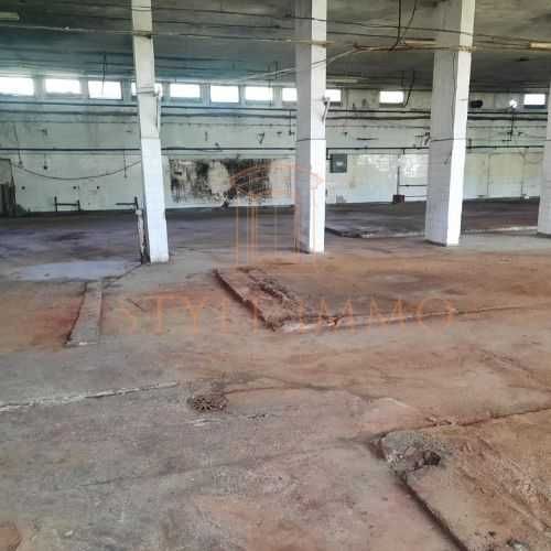 Дава се под наем Промишлена сграда в Ботевград - 1540 кв.м за 1963.5 € - Снимка #8