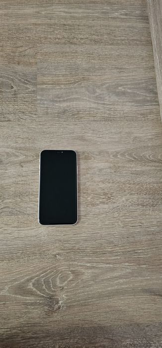 Продам Айфон 11 белый