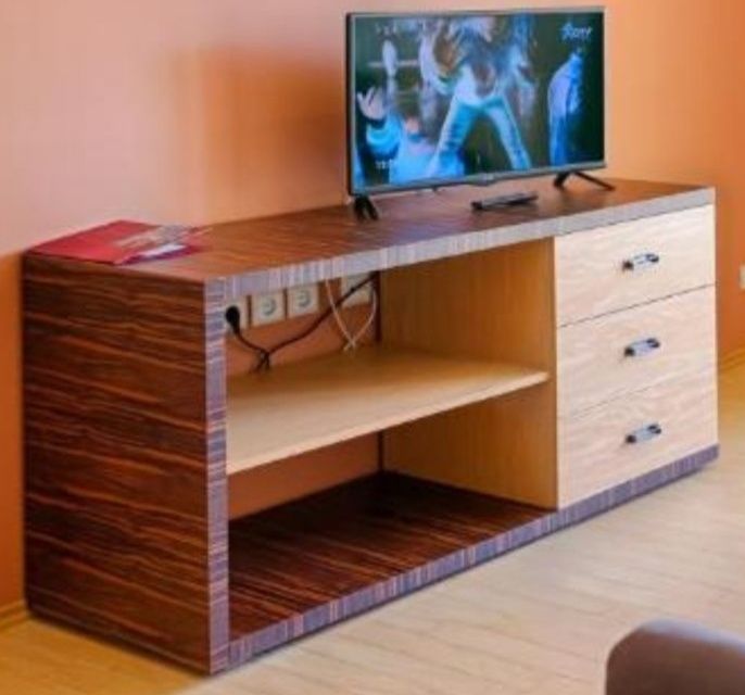 Шкаф, маса TV  за   всекидневна