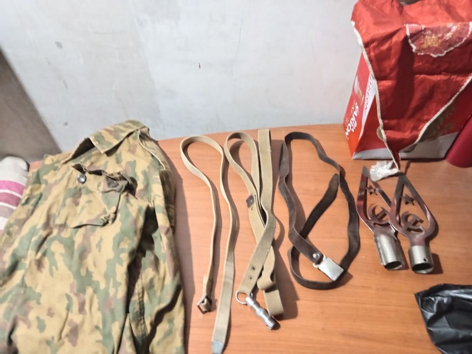 флагшток СССР, куртка ремни