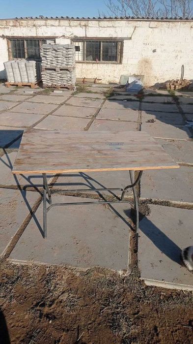 Стол из дерева раскладной