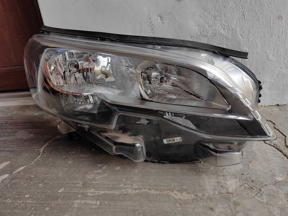Фар Peugeot Expert десен / Фар Пежо Експерт Оригинален