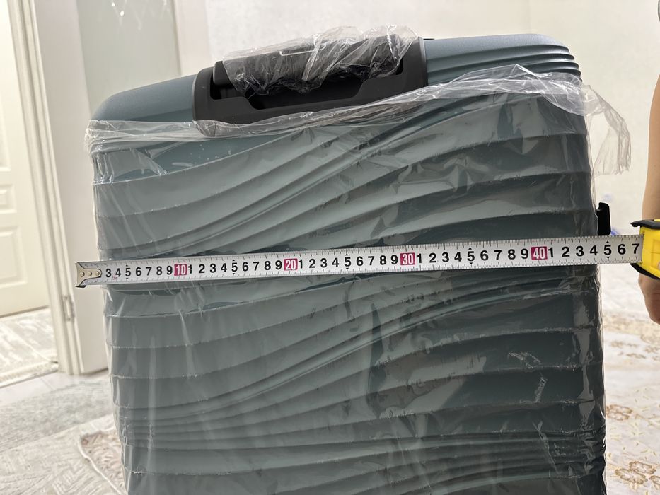 Новый чемодан продается