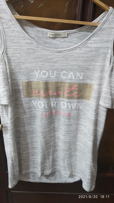 Продаются женские. Кофточки в идеальном состоянии.размеры указаны на ф