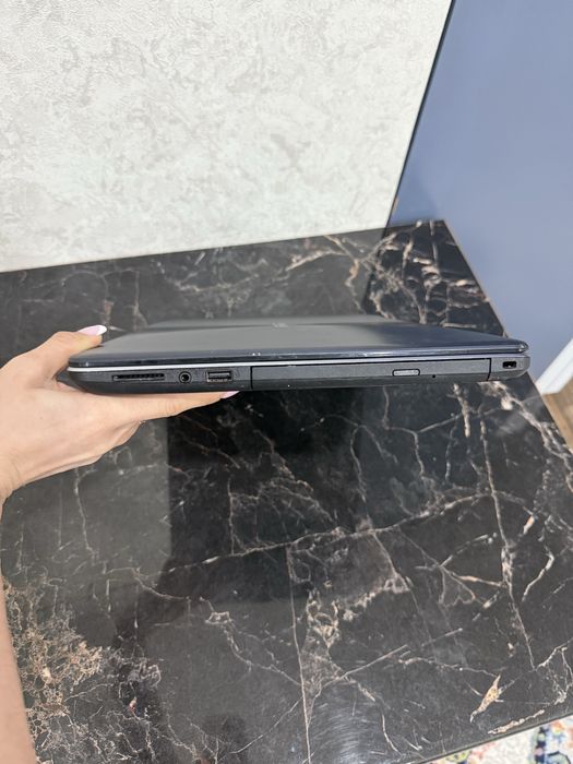 Ноутбук ASUS Sonicmaster 22H2