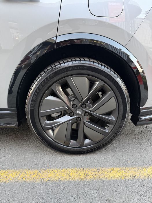 Li 7 Ultra Ideal Sotiladi