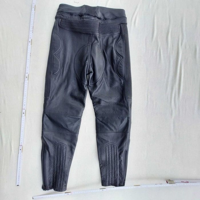 O sa vand pantaloni de piele pentru MOTO!!!
NOU! Germania!