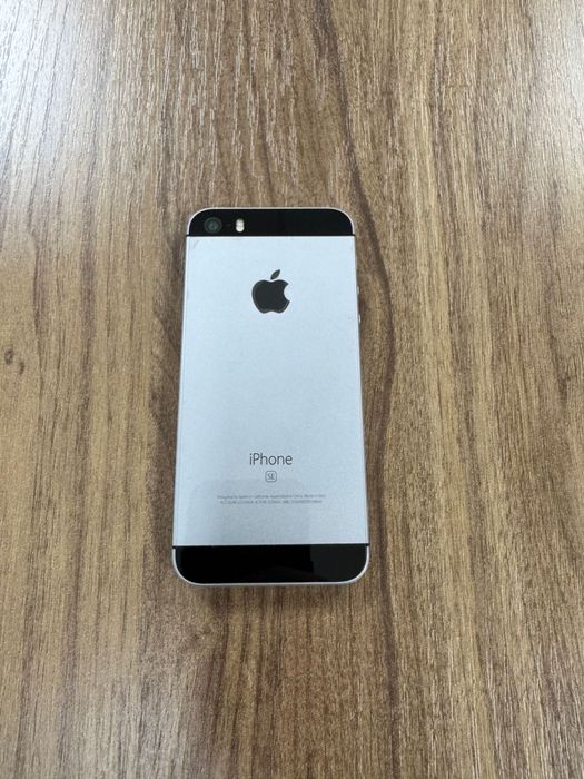 Продам iPhone 5 SE, Space Gray
